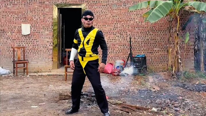 الشخص الأول الأقرب لتقليد مايكل جاكسون