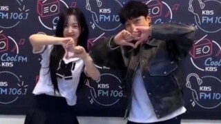 NMIXX吴海媛 x DAY6朴晟镇《Love Me Like This》舞蹈视频公开！