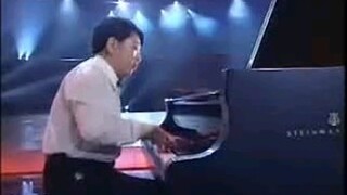 Lang Lang đóng một đoạn của "Crazy Six" khi còn là một thiếu niên