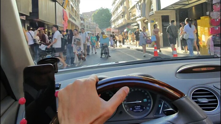 Here’s a little treat: on National Day, I’ll be cruising through Guangzhou’s “area with the densest 