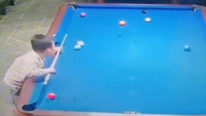 Kid’s aim is seriously on point—he barely even takes a proper sight!