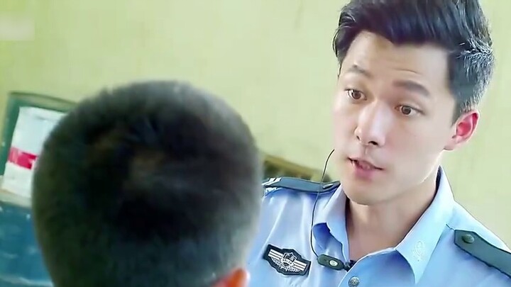 When you are undercover, you must not only beware of drug dealers, but also beware of the police at 