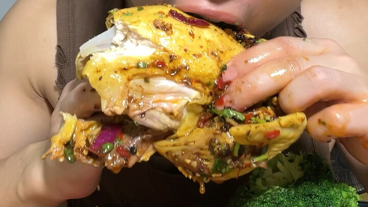 Mencoba tantangan pengeluaran sesuai pendapatan, hari ini malah rugi 20 karena makan ayam goreng.