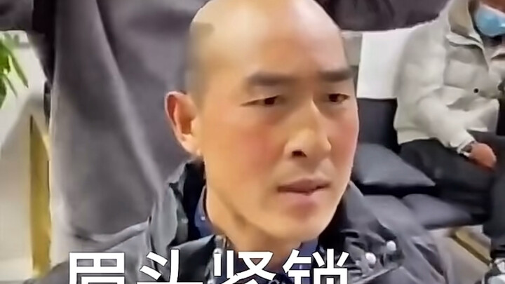 Tony khéo tay và người đàn ông thất thường