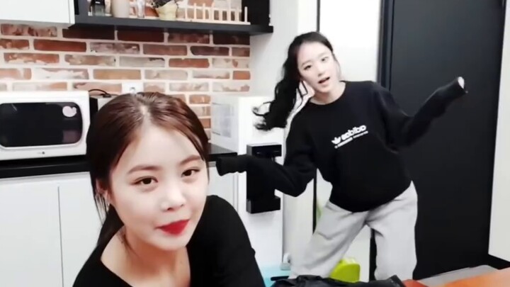 [Issue 9] Recommend a group with strong group spirit (personal preference)