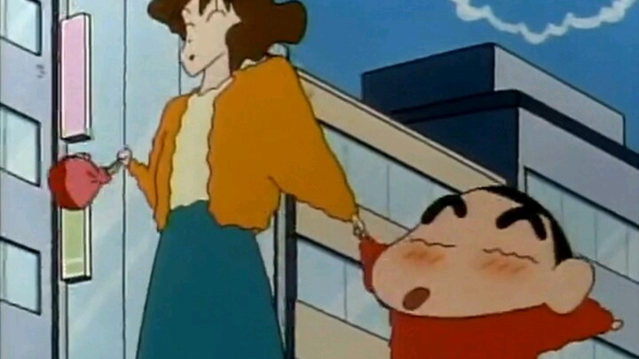 [Crayon Shin-chan] A mother and son who are extremely satisfied with reading books