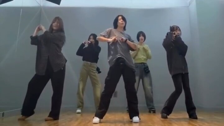 【ITZY】Nhân viên JYP cover bài THAT'S A NO NO