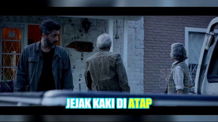 Jejak Kaki di Atap