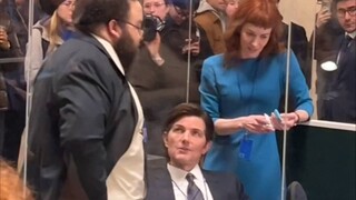 《人生切割术》第二季的顶级营销，直接把场景和演员搬到了纽约中央车站