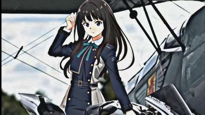 Saturday, November 19, 2022 I met Inoue Takina on the road today. She is so handsome.