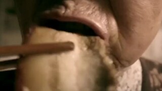 俩儿子把老母亲当“猪”养，在谁家瘦了，就要多养一年！讽刺片