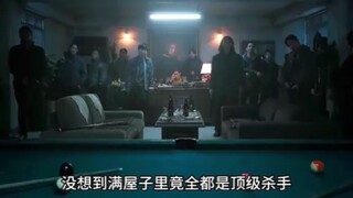 外卖小哥上门讨要五星好评，不给就开枪！