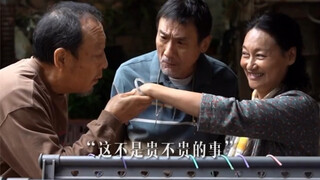 倪大红送了惠英红礼物，想象被朋友发现时如何炫耀！
