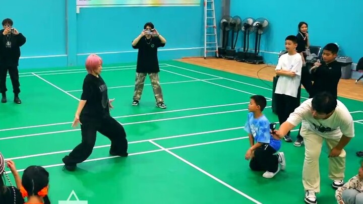 ครั้งแรกในประเทศจีน! คลาสมาสเตอร์สาวผมสีเงิน-สตูดิโอเต้นรำ MK เฉิงตู--คลาสแรก