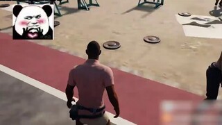 بلاينج: ثلاث فتيات جميلات يصعب تمييزهن، هذا الحلم الجميل لا توقظني منه؛ عندما تلتقي مذيعة صوتية مع ف