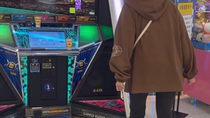 So với nửa đầu năm thì chắc là tôi nhảy không còn giống zombie nữa rồi w