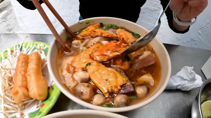Choáng tô bánh canh càng cúm, thịt cuộn giò bó đầy topping chỉ 40k, bán 2 tiếng