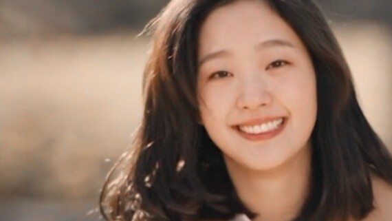 『Goblin』【Gong Yoo x Kim Go Eun】That girl who was as light as a petal attracted me with a mass far gr