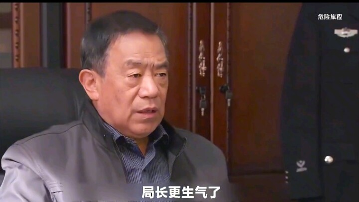 A police officer with an annual income of just 30,000 wears a 500,000‑yuan watch—upon learning this,