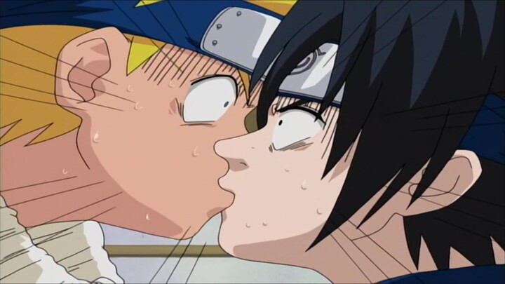 moment first kiss naruto 🤣