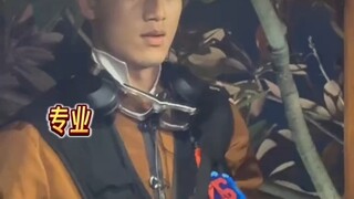 这是那位村T最帅00后摄影师吗？ 第3秒后怎么看着不对劲啊！哈哈, 太可爱了