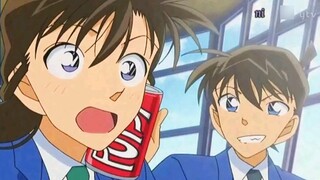 Shinichi sehari-hari berbeda dengan Shinichi di balik layar di sekolah. Biarkan Anda memahaminya dal