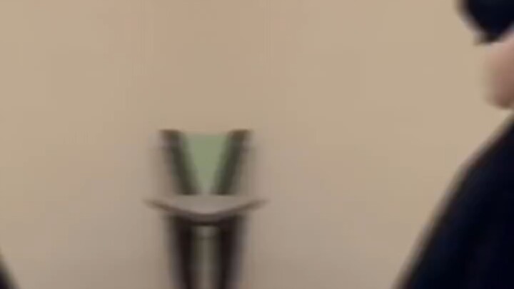 Tôi bảo quần đùi tôi mặc quá cao, còn bạn bảo cholesterol của tôi quá cao.