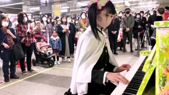 Silence! Real-life Tsuyuri Kanao playing Demon Slayer sad bgm on the piano