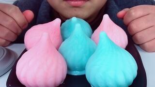 To eat pink and blue milky ice, listen to different chewing!