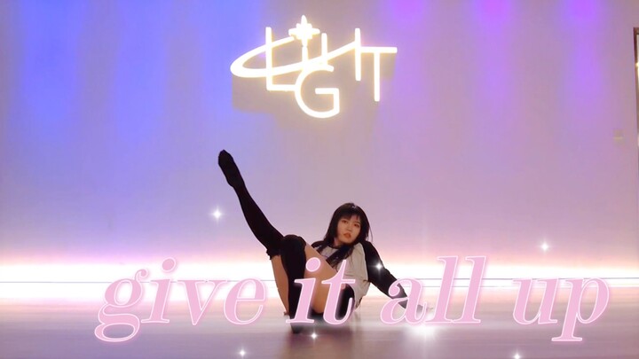 翻跳张小橘子编舞《give it all up》小短腿穿袜子打滚太难了