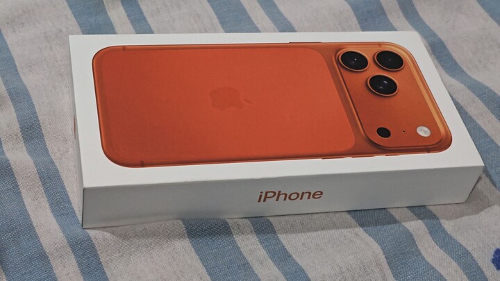 iphone 17 pro max Cosmic Orange Unboxing