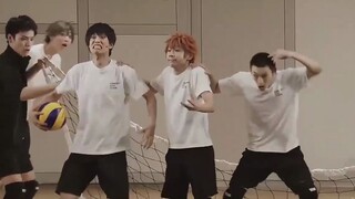 Những khoảnh khắc hài hước về vẻ mặt đáng yêu của bốn chàng ngốc Karasuno |