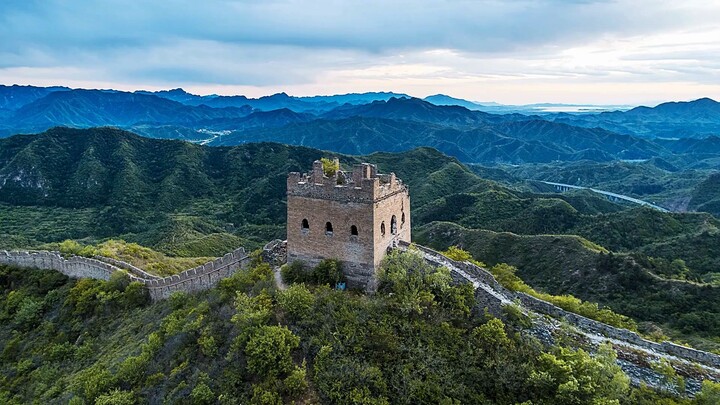The Endless Line Deciphering the Geometry of the Great Wall 🧱
