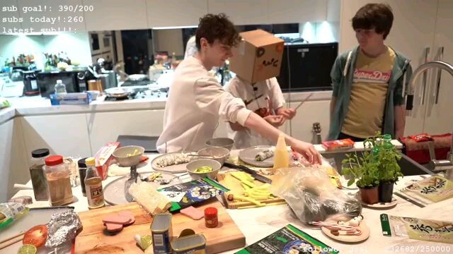 crumb almost removes her box