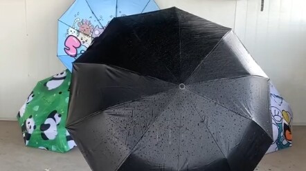 Seven teen parasols