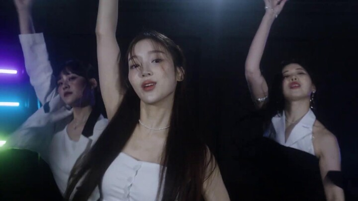 فيديو كورال الرقص لروز لأغنية "Set Me Free" وصل أخيرًا!