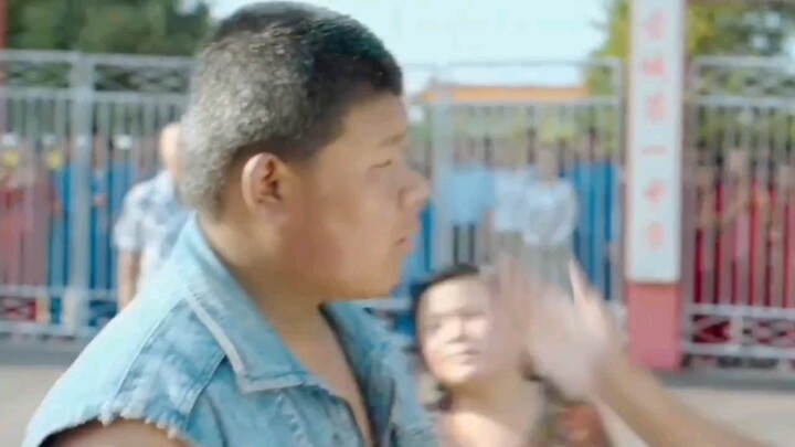 “Trường học lại mời học sinh làm nhân viên an ninh?”