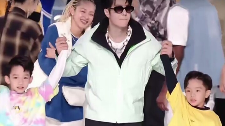 王一博和小朋友跳舞萌萌哒～