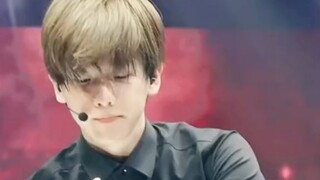 Baekhyun Fan Cam (Don’t go- EXO)