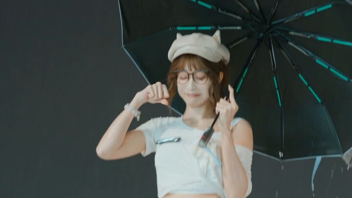 【Nancy Nanyin】Even on a rainy day, you can still see Volibear’s signature move on a yacht.