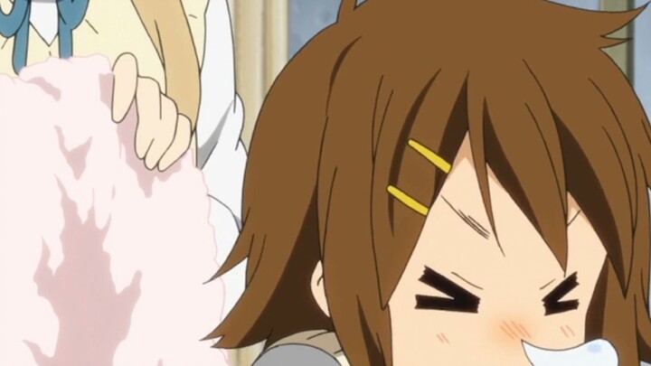 [K-ON!] Ah~qiu~Hirasawa Yui's heart-throbbing challenge, such a cute Yui, are you in love with her?