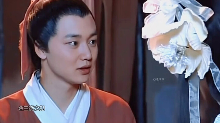 You can tell—this version of Ning Caichen really wants to pass the imperial exam as the top scholar.