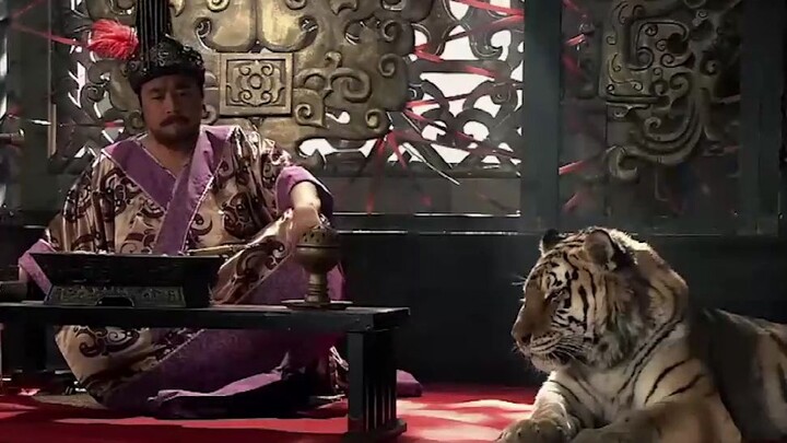 It is said that this scene was filmed several times, mainly because the king was afraid to speak lou