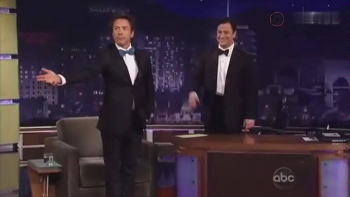 Menyaksikan sikap narsis ala buku teks dari Robert Downey Jr.