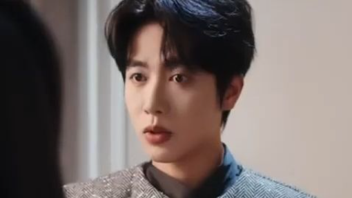 Suami kontrakku amnesia, lalu ngejar aku, ku tahu rahasia lama dia demen aku