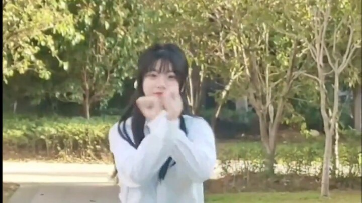 [Super Sensitif] Aku ingin menari untukmu dengan baju pacarku, bolehkah (//V ///)