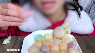 حلوى الزجاجة الشمعية التي تلقى رواجًا واسعًا بين الطلاب تحتوي في الواقع على مواد مسرطنة متعددة