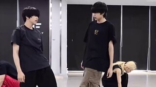 Korean entertainment girl reTF 4th generation sad duet dance with 7 years of dancing experience! Pai