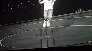 Kwon Soon-young dances way too amazingly!