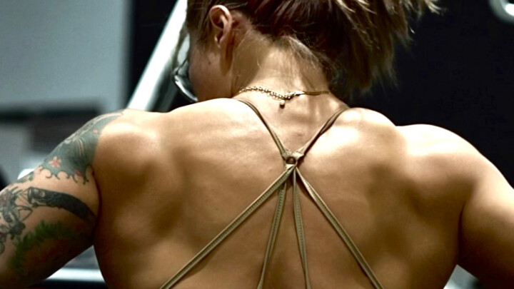 Một cô gái yếu đuối như tôi, các bạn chắc không ghét đâu nhỉ?